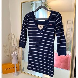 Hollister navy blue & gray striped top